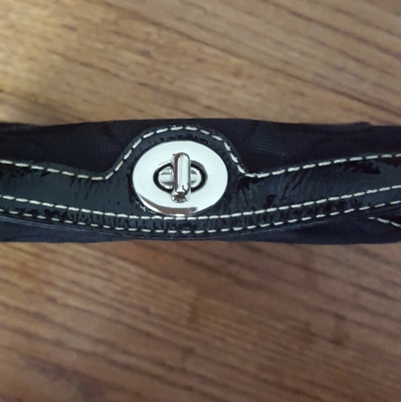 Coach Signature Series Black Wristlet - Picture 3 of 6